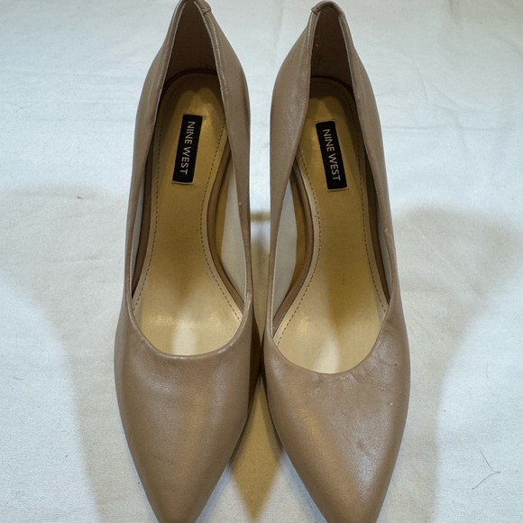 Nine West Women’s Tan Pump High Heels - Picture 2 of 8